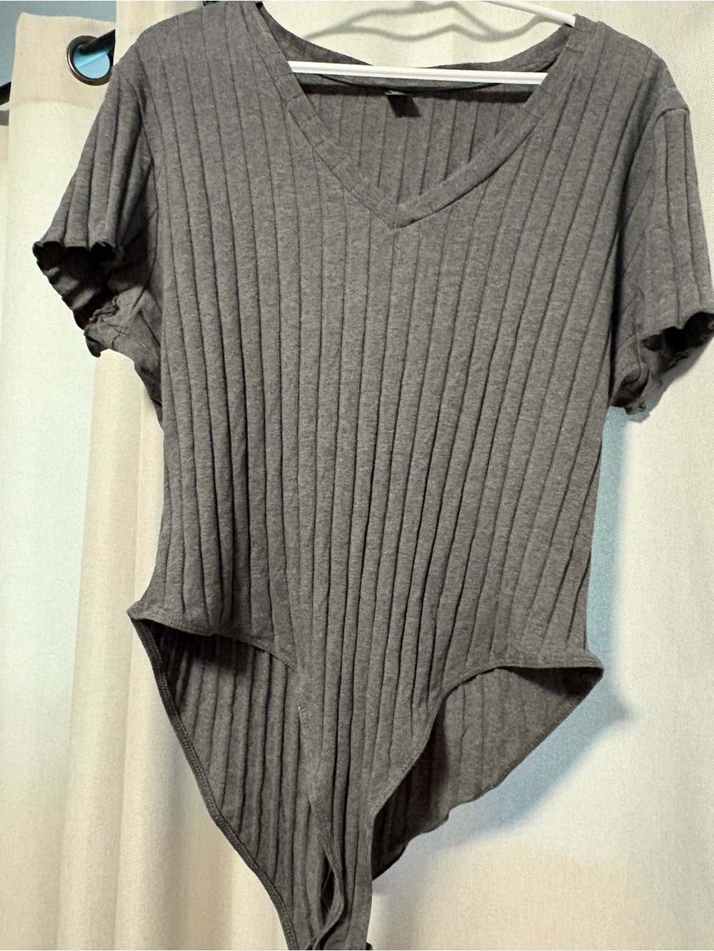 💙4/$10💙 SHEIN Gray Ribbed V-Neck Short Sleeve Bodysuit